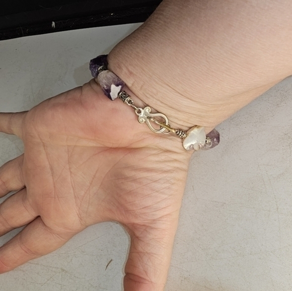 Amethyst, mother of pearl, and‎ silver bracelet - Picture 11 of 13